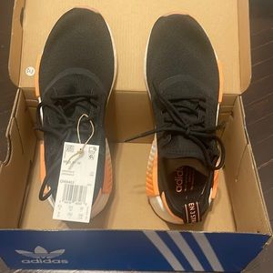 Adidas size 8 RMD_R1 W